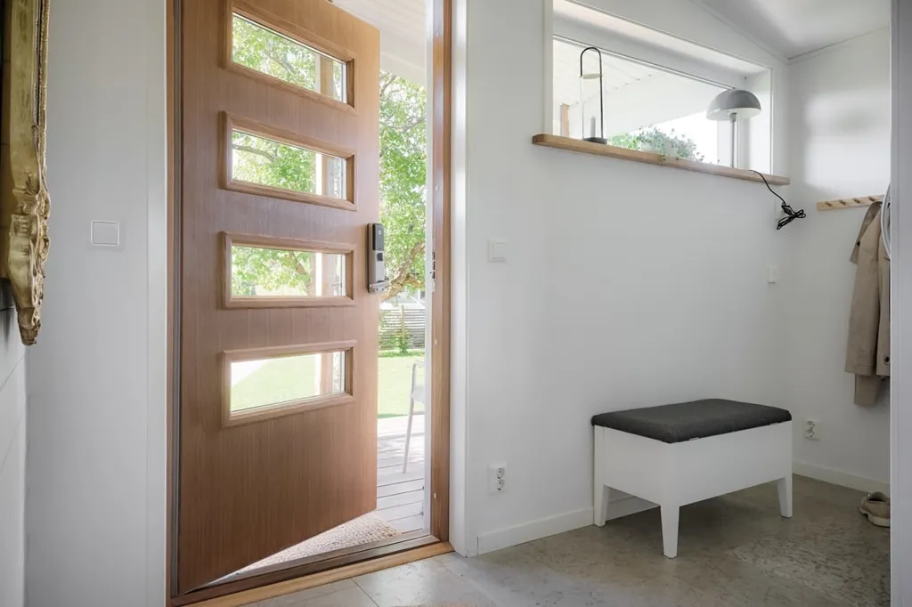 Hallway - Villa with Guest Apartment near Vättern