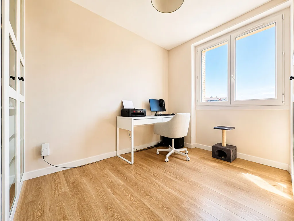 Studio - Traversant Apartment with Balcony in Dijon