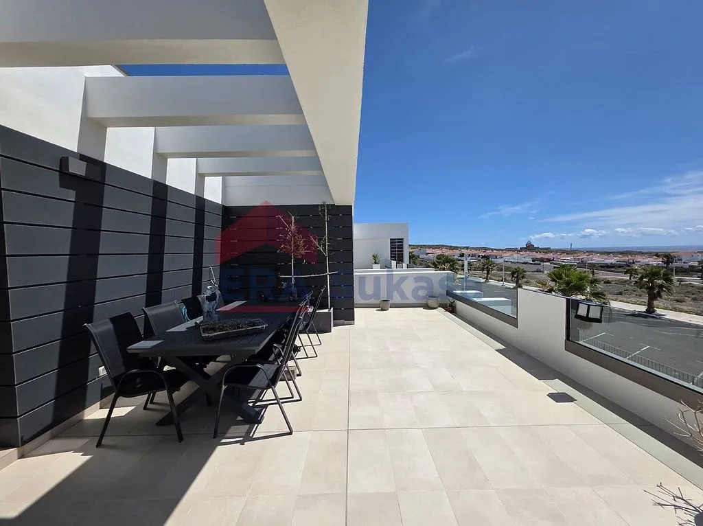 Terrasse - Penthouse with Sea View in Avenida Resistiré
