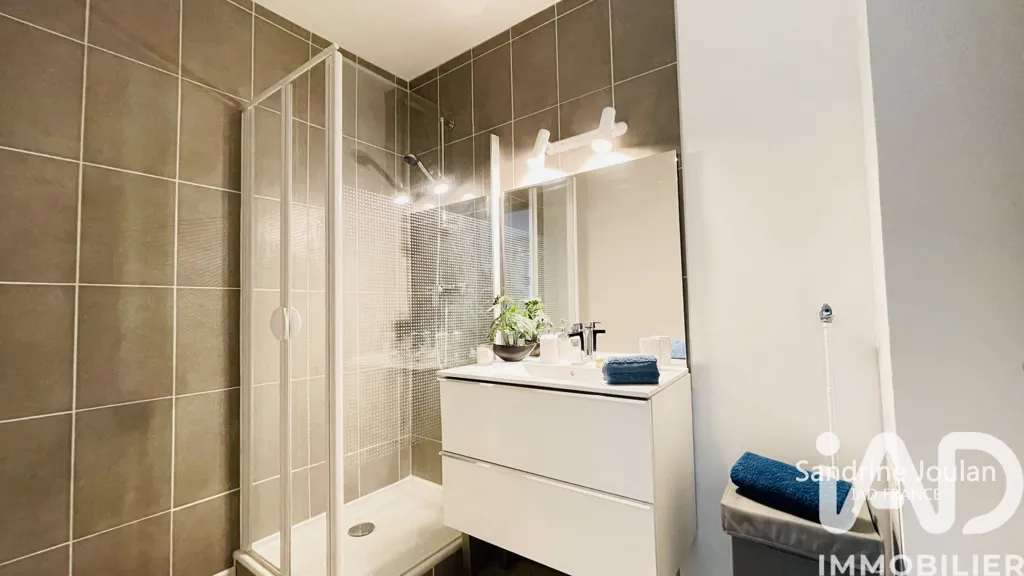 Salles de bain - Studio avec Jardin à Châtenay-Malabry