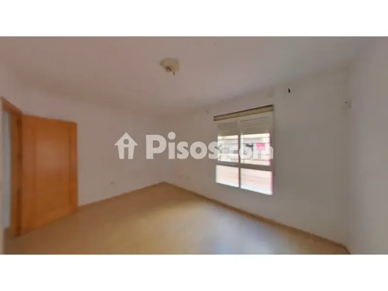Pièces - Ground Floor Flat with Renovation Potential in Roquetas de Mar