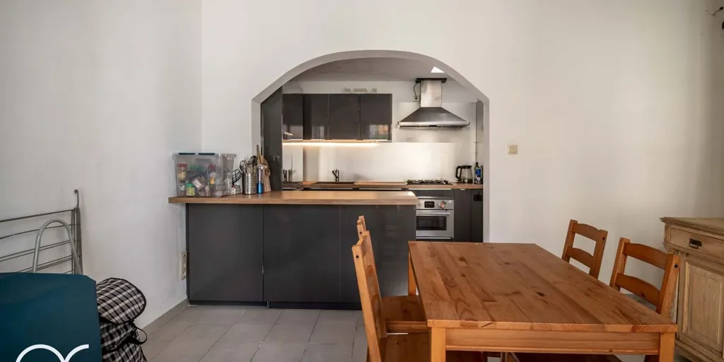 Cuisine - Appartement Rénové à Ledeberg, Proche des Transports