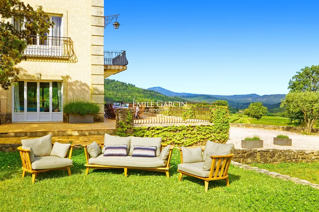 Terrace - Luxury Villa with Private Lake in Brignoles