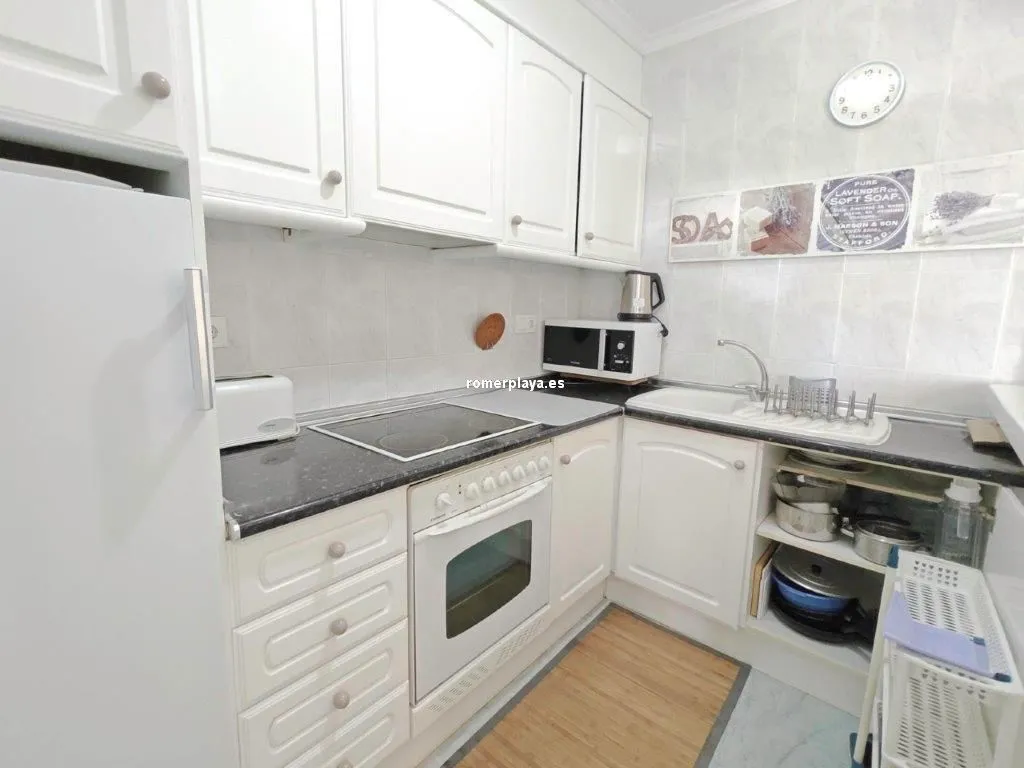 Cuisine - Beachfront Apartment with Pool in Dénia