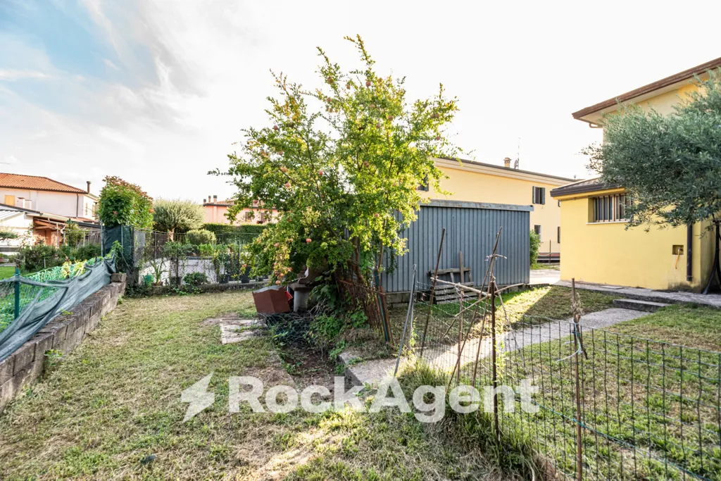 Garden - Detached Villa with Garden in Abano Terme