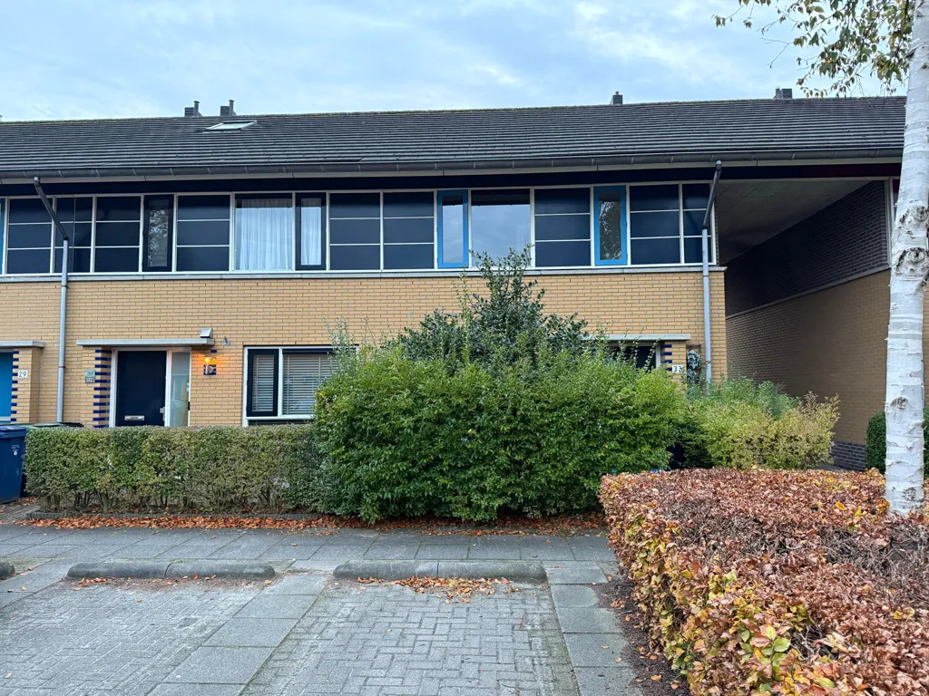 Välivaade - 3-Bedroom Apartment with High Ceilings in Almere