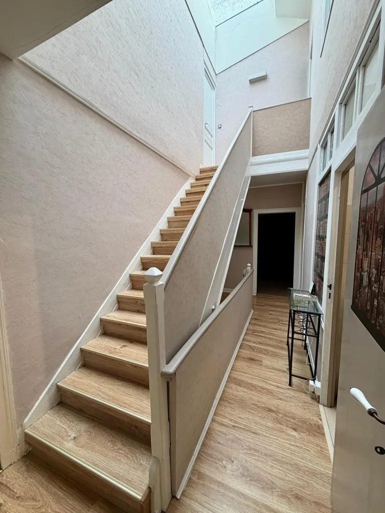 Pièces - Maison de Ville avec Terrasse à Verdun