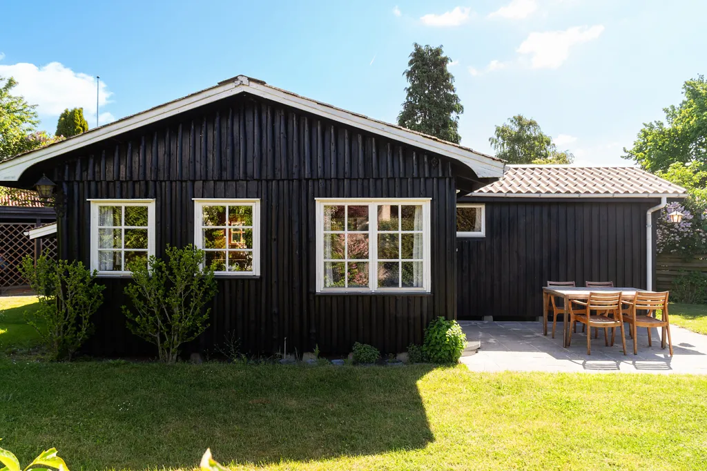 Exterior - 1950s Cottage with Garden in Vordingborg