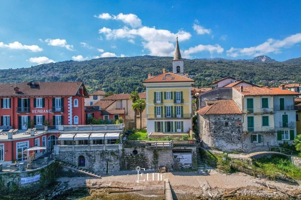 Luxury Villa with Lake View in Stresa