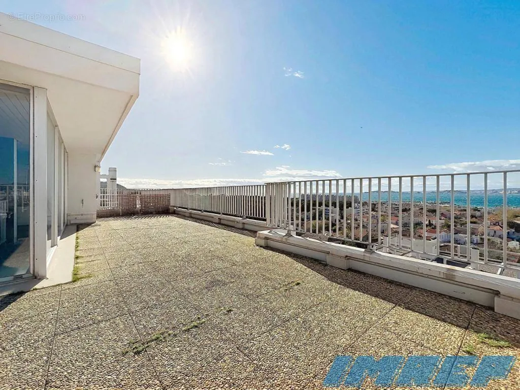 Appartement 6 pièces à Marseille-8e