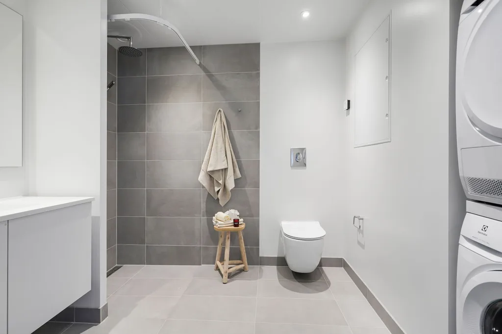 Bathrooms - Modern Flat with Terrace in Albertslund
