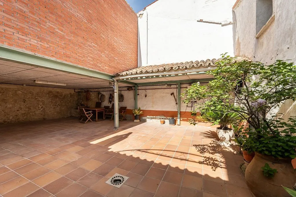 Giardino - Terraced House with Balcón in Chiloeches
