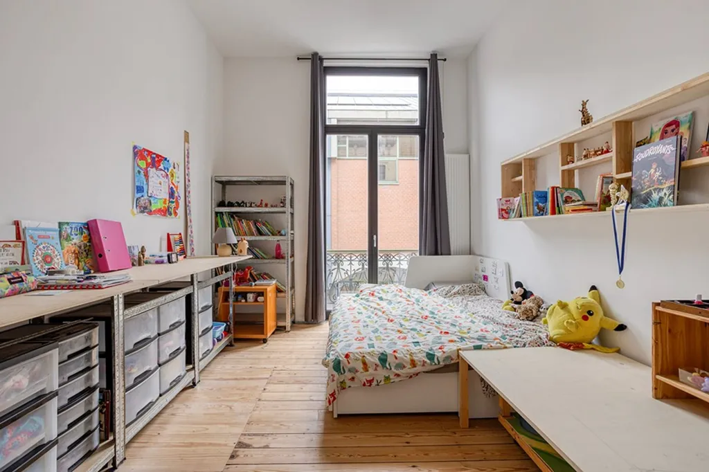 Chambres - Maison Rénovée avec Terrasse à Proximité de 12 m²