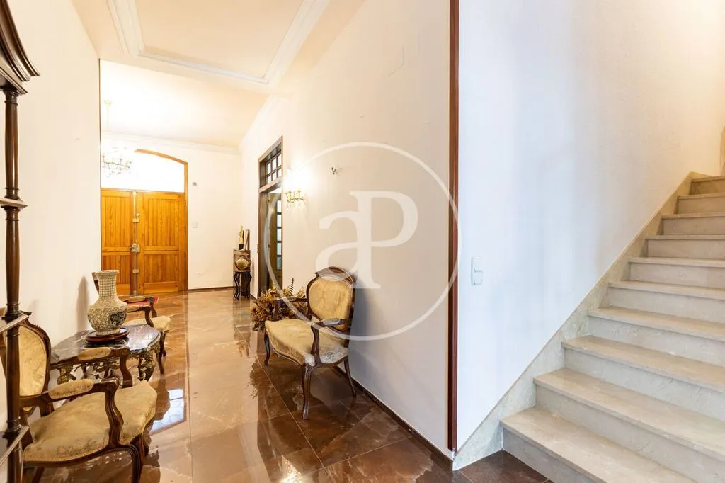 Pièces - Luxury Villa with Pool in Sabadell