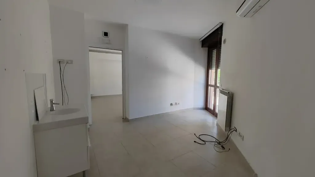 Pièces - Ground Floor Office in Vasto, Via Giulio Cesare