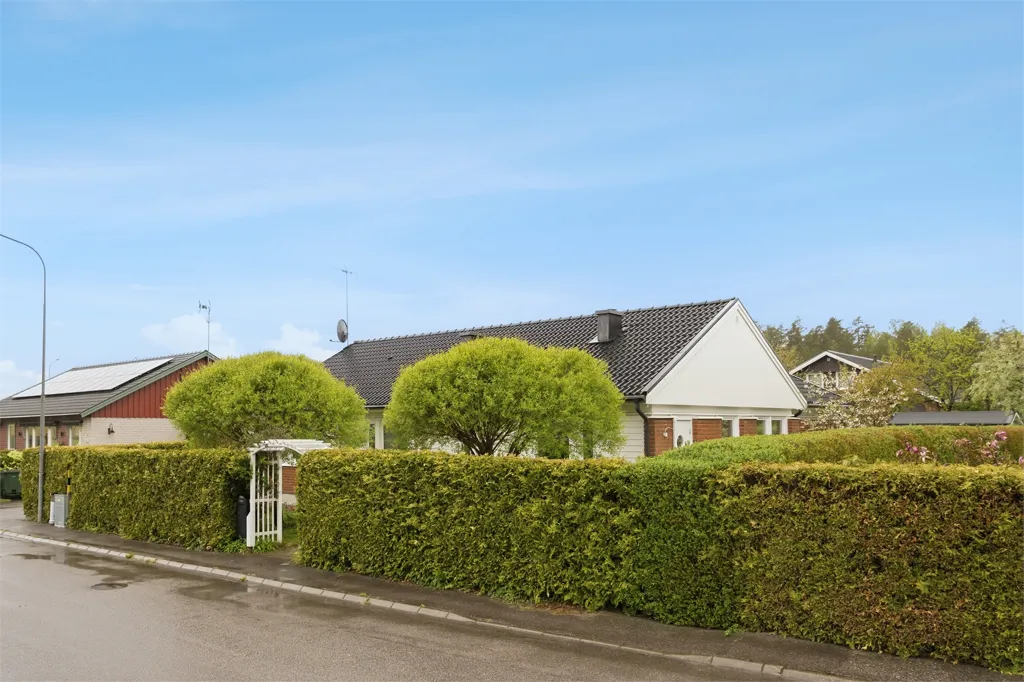 Välivaade - 1-Storey Villa with Garden in Hårstorp