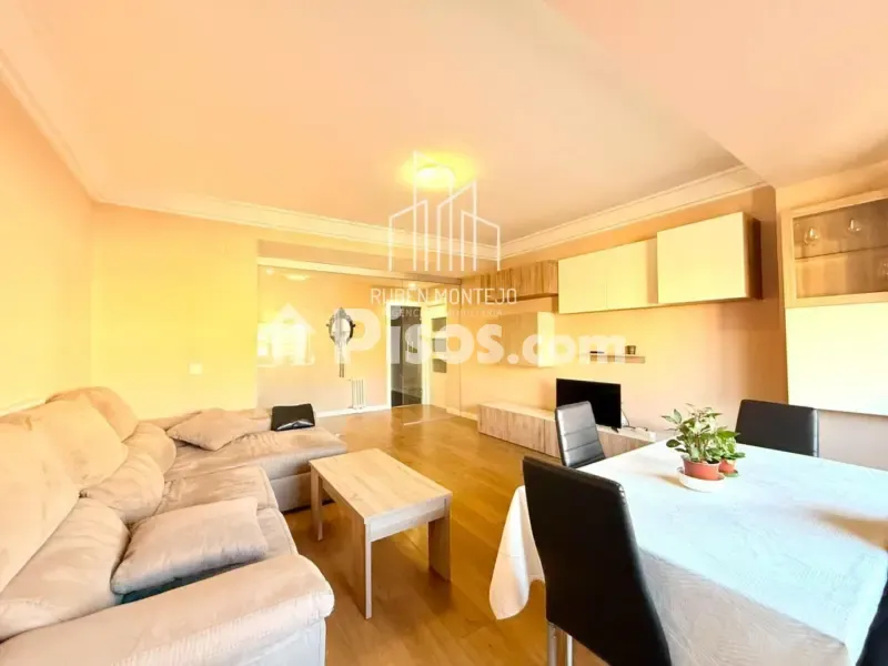 Elutuba - Student Flat with Balcony in Avenida de Mirat