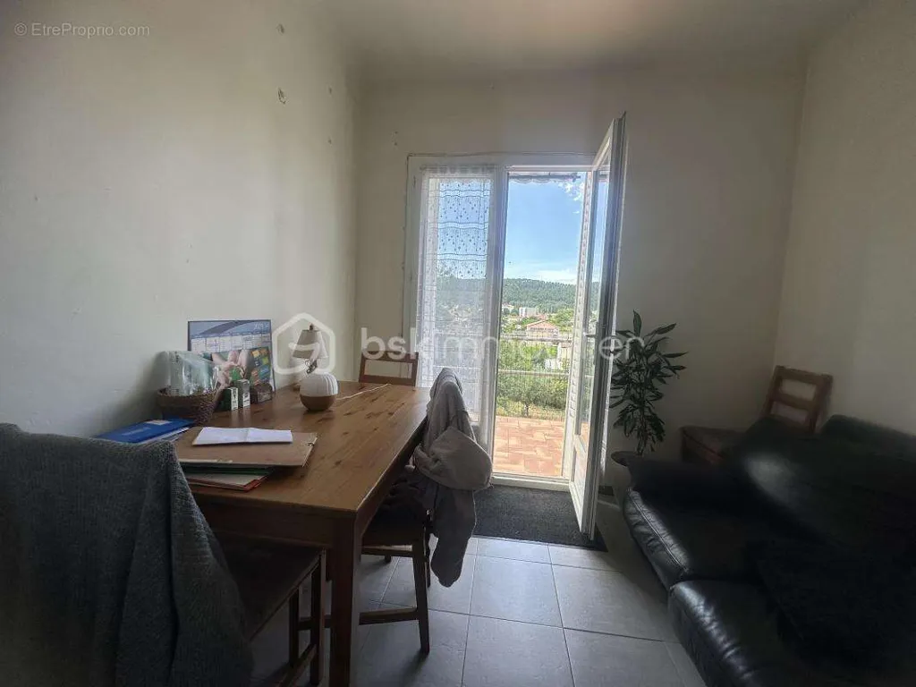 Sala da pranzo - Apartment Block with Parking in Saint Martin de Valgalgues
