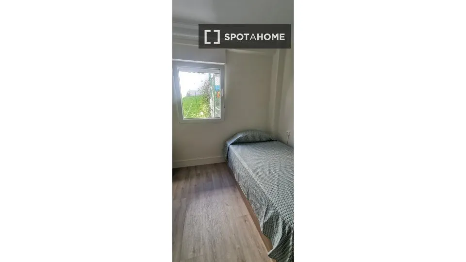 Bedrooms - 2-Bedroom Apartment with Terrace in Santander