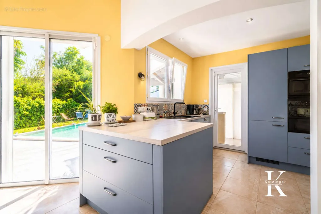 Cuisine - Villa avec Piscine et Jardin à Perols