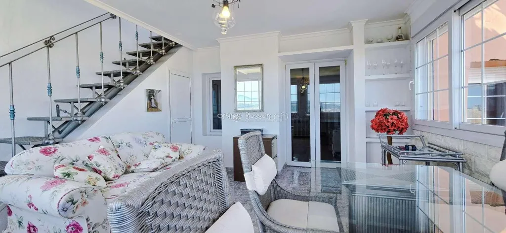 Soggiorno - Charming Townhouse with Sun Lounge in Ador