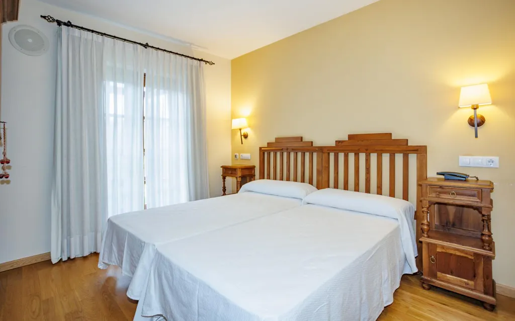 Bedrooms - Traditional Hotel with River View in Valadouro