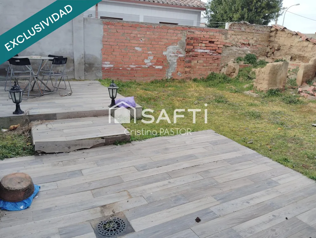 Terrasse - Two-Storey House with Patio in Gordoncillo