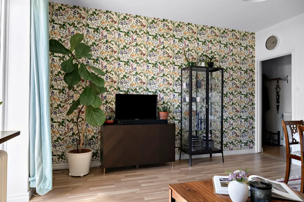 Elutuba - Spacious Two-Bedroom with South-Facing Balcony in Central Area