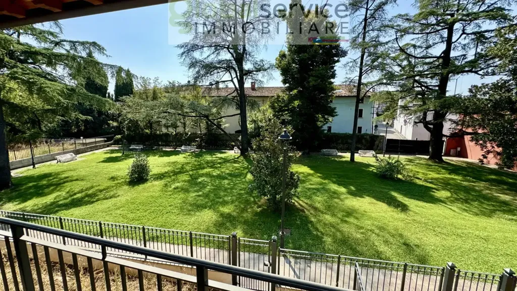 Giardino - Trilocale with Private Loggia in Calcinato