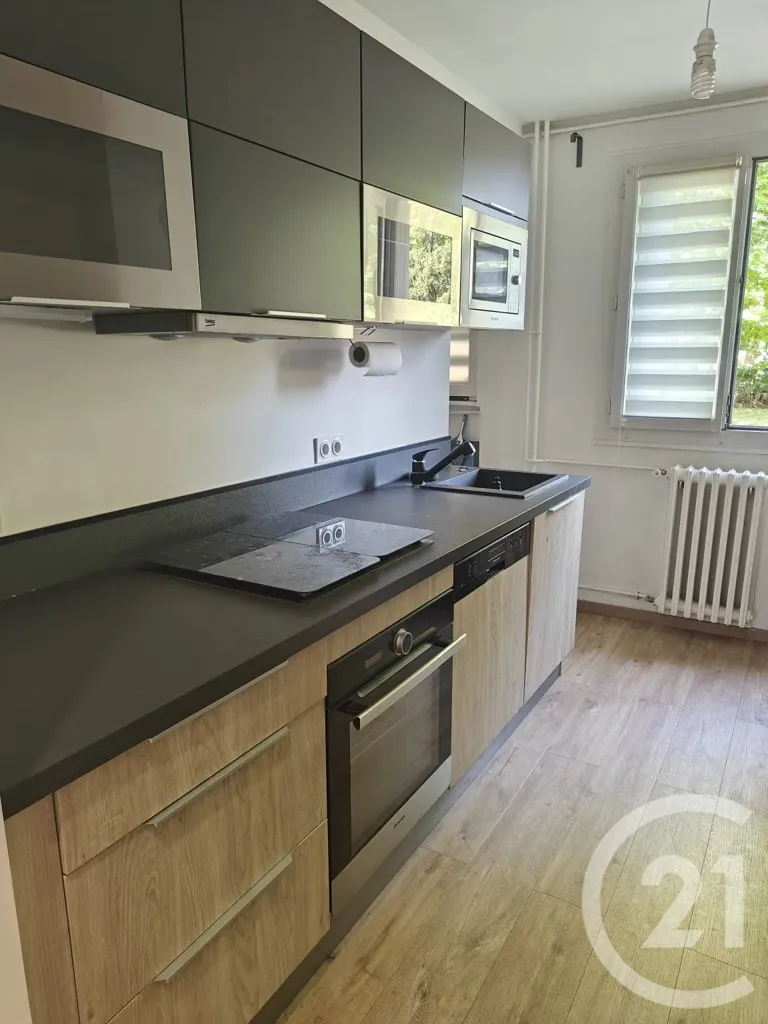 Cucina - 3-Bed Flat with Balcony in Morangis Centre