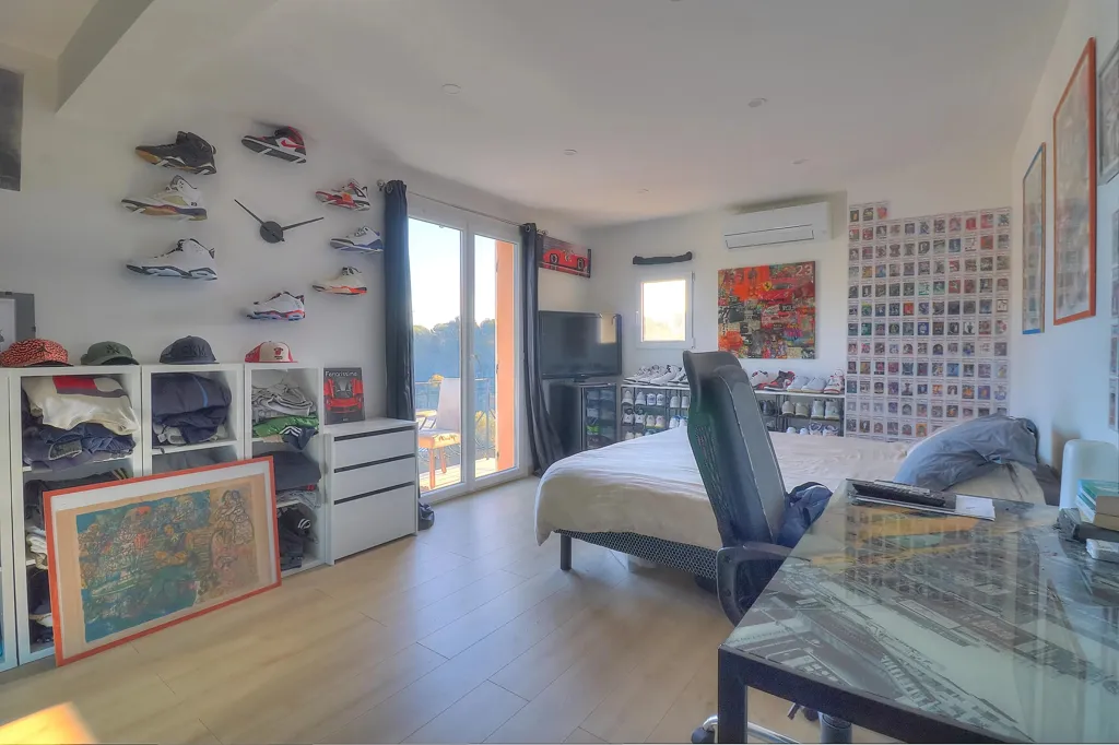 Chambres - Maison de Luxe avec Terrasse à Antibes