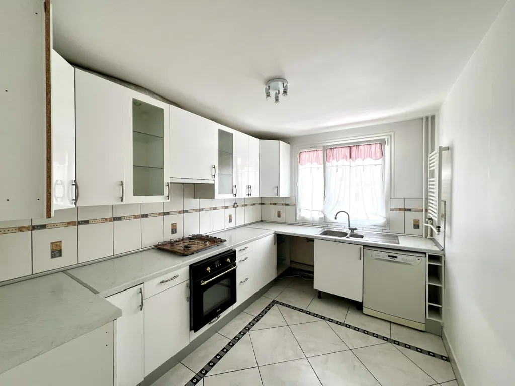 Cuisine - Appartement 5 Pièces avec Balcon Centre-ville à Noisy-le-Sec