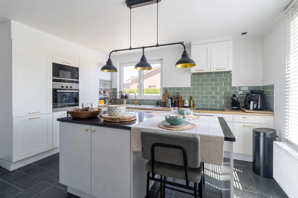 Cucina - Renovated House with Sauna in Olen