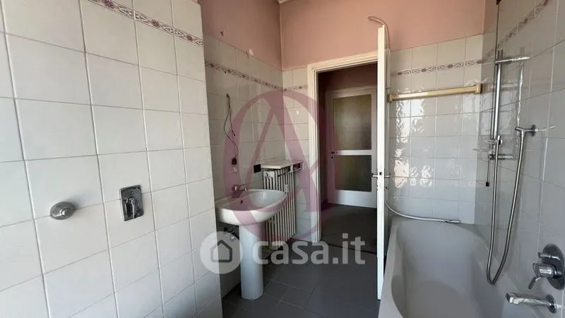 Salles de bain - Bright Trilocale with Box in Cassano Magnago