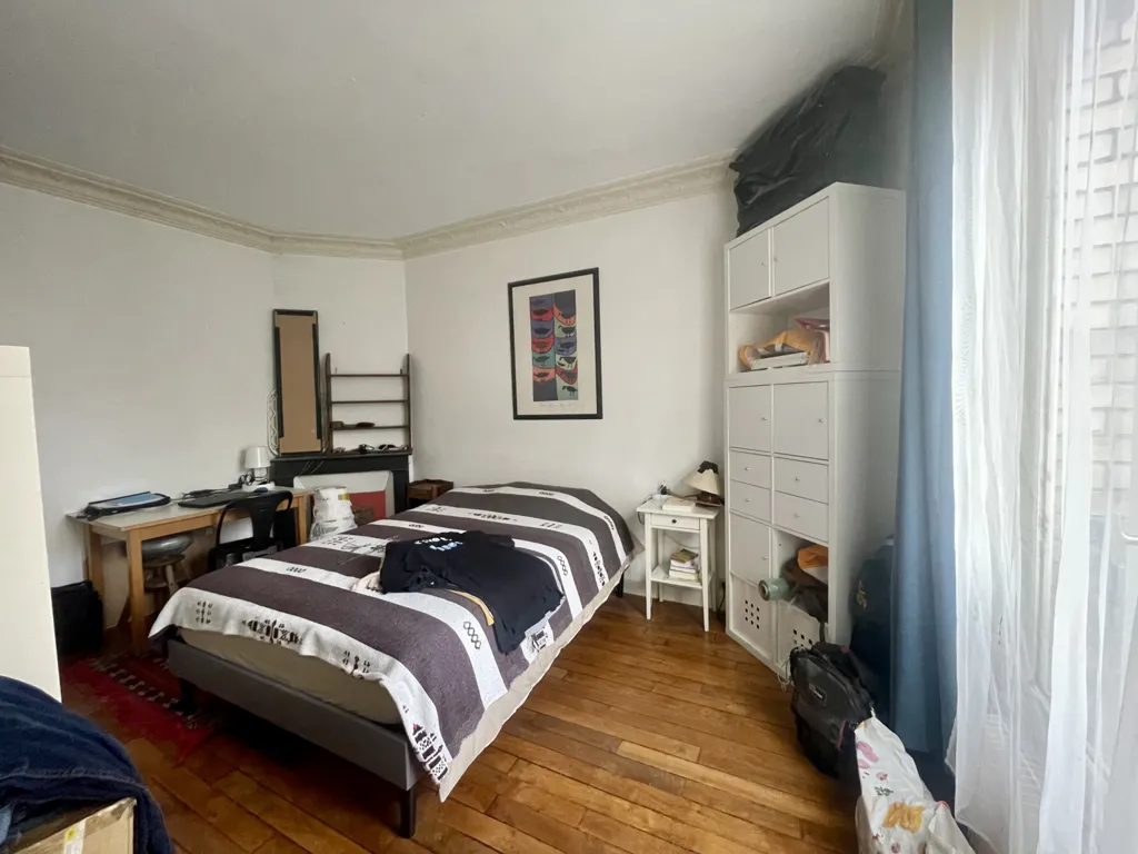 Bedrooms - Viager 2-Piece Paris 20 with Charm