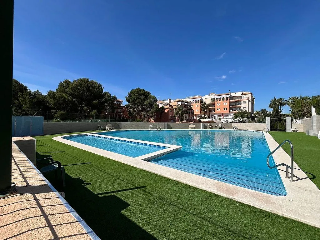 Bassein - Bungalow with Pool in Playa Flamenca
