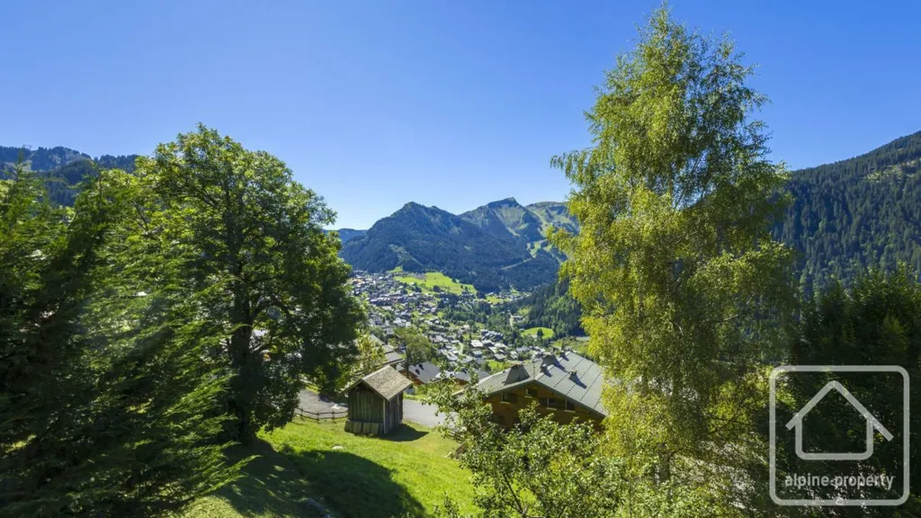 Modern Chalet with Panoramic Views in Petit Châtel