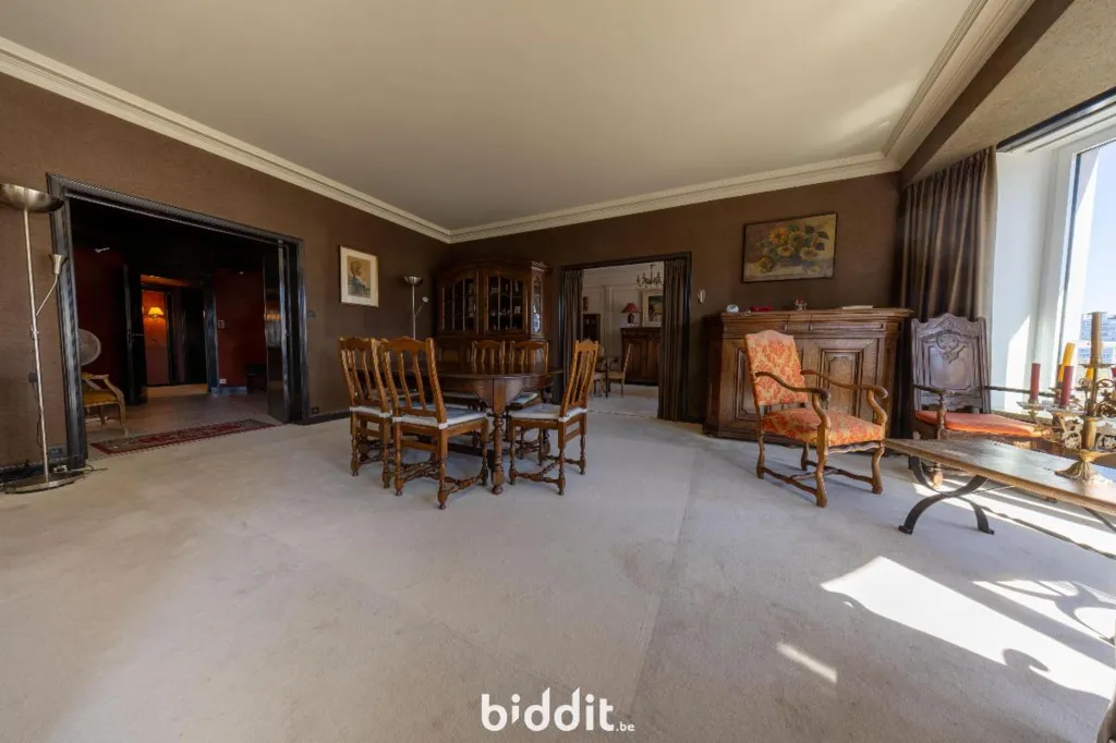 Söögituba - Characterful Apartment with View on Bd. Piercot