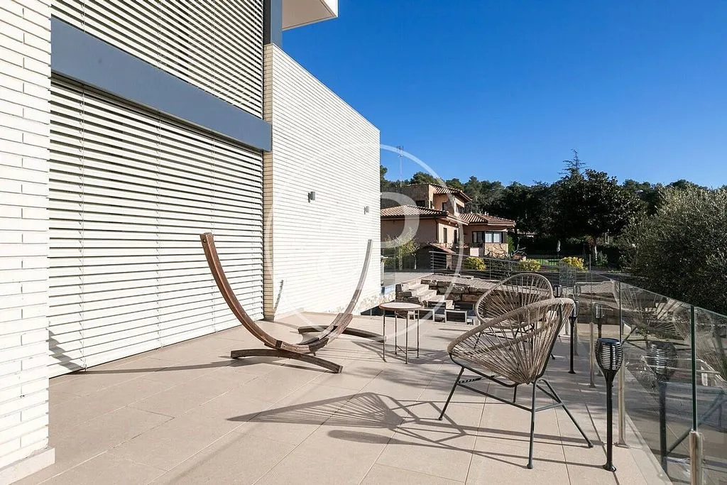 Terrasse - Contemporary Villa with Pool in Begues