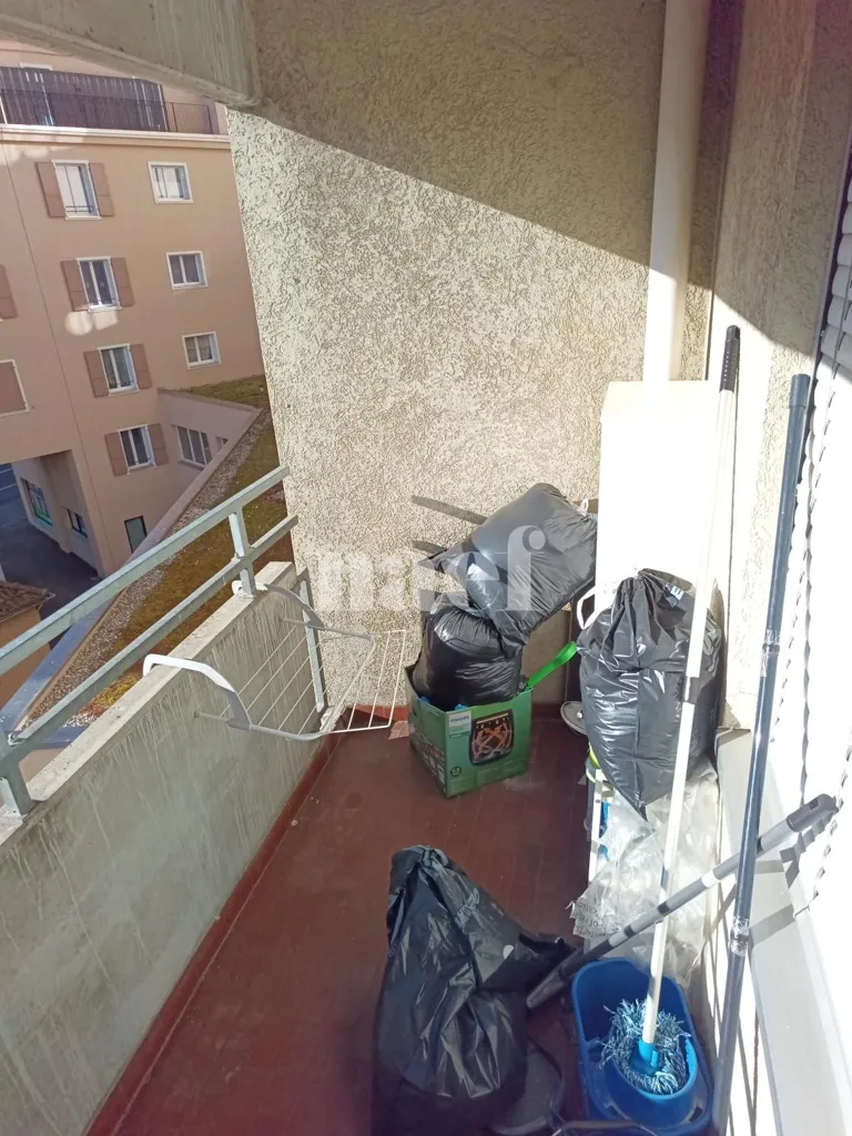 Balcon - 3-Bedroom Apartment with Balcony in Neuchâtel