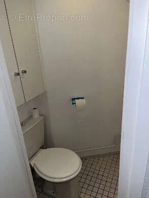 Salles de bain - Appartement 2 Pièces avec Vue sur les Toits à Paris 3ème