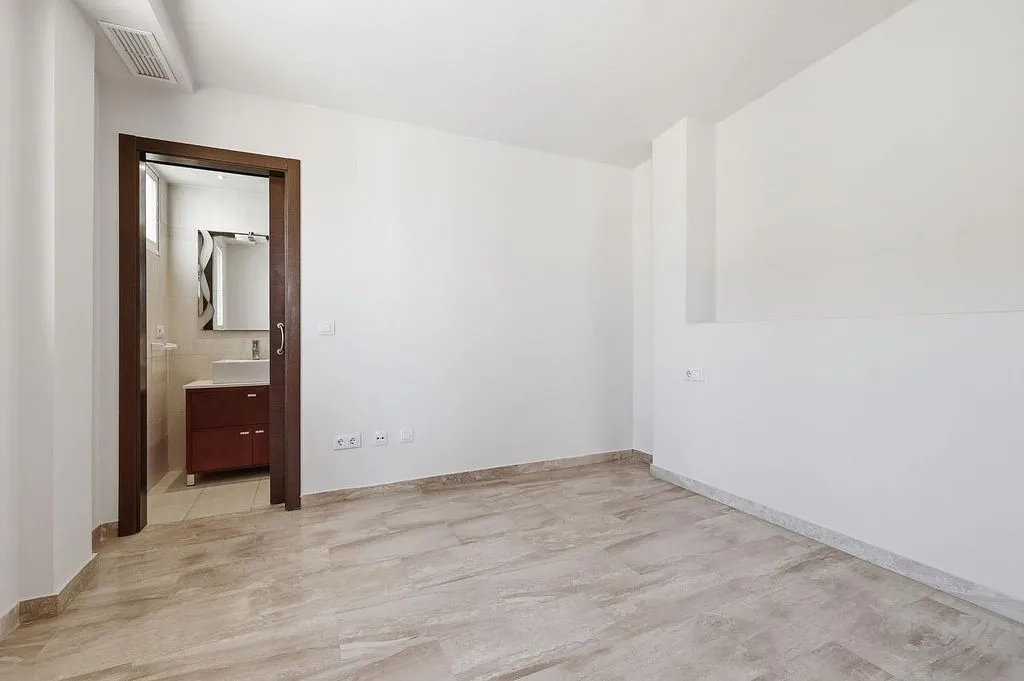 Pièces - Duplex with Terrace in Catarroja
