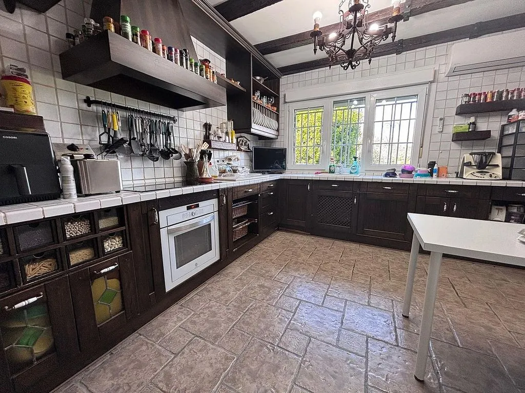 Kitchen - Chalet with Pool and Terrace in El Boalo