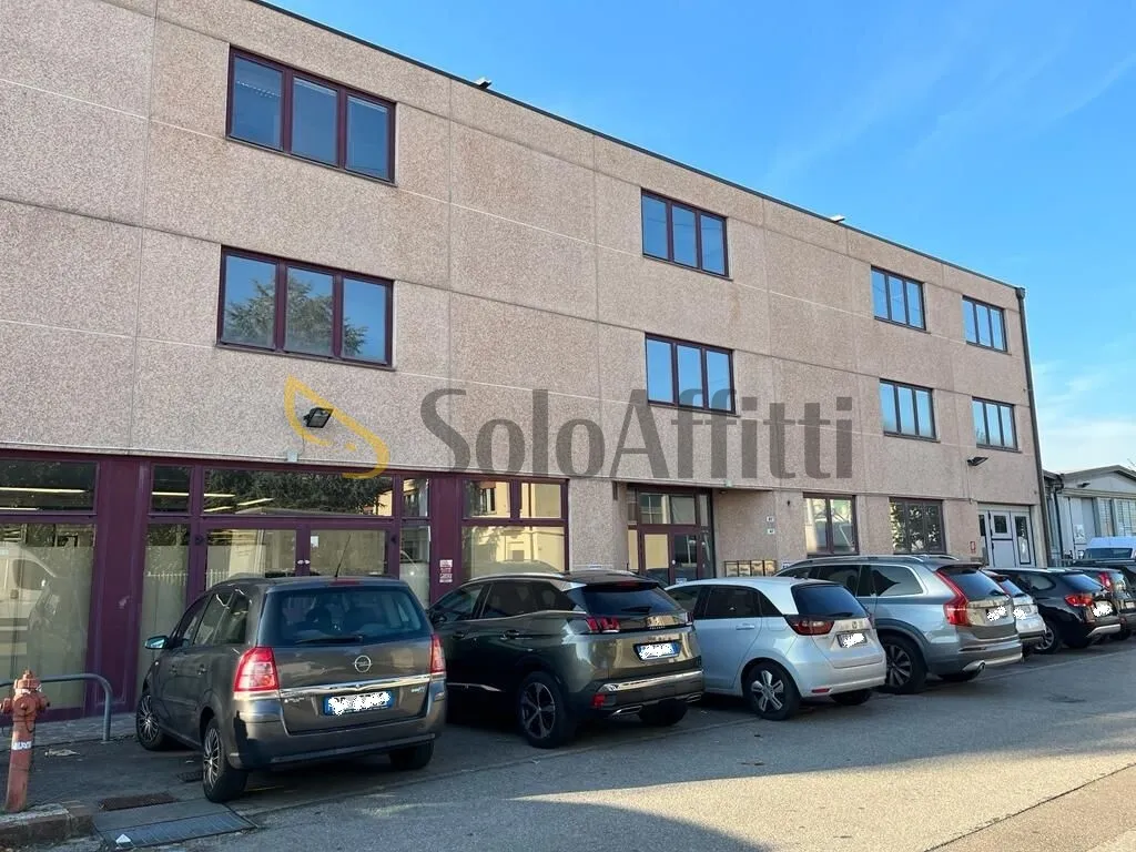 1-toaline ärihoone asukohas Modena
