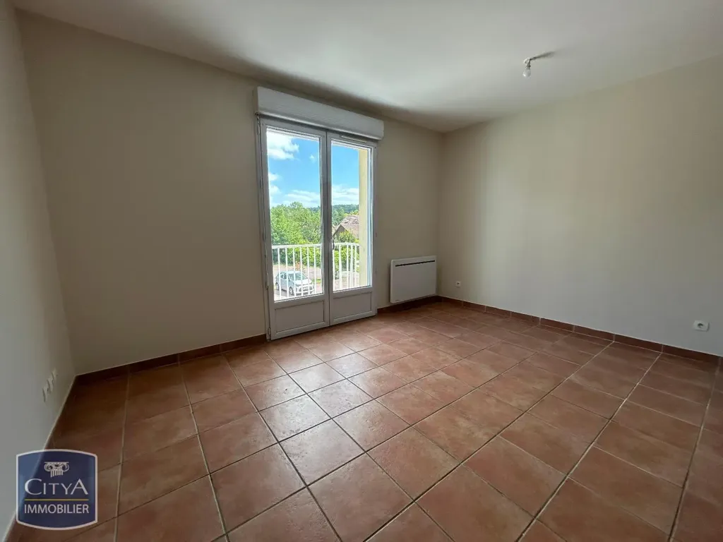 Pièces - Appartement 2 Pièces avec Balcon à Épernon