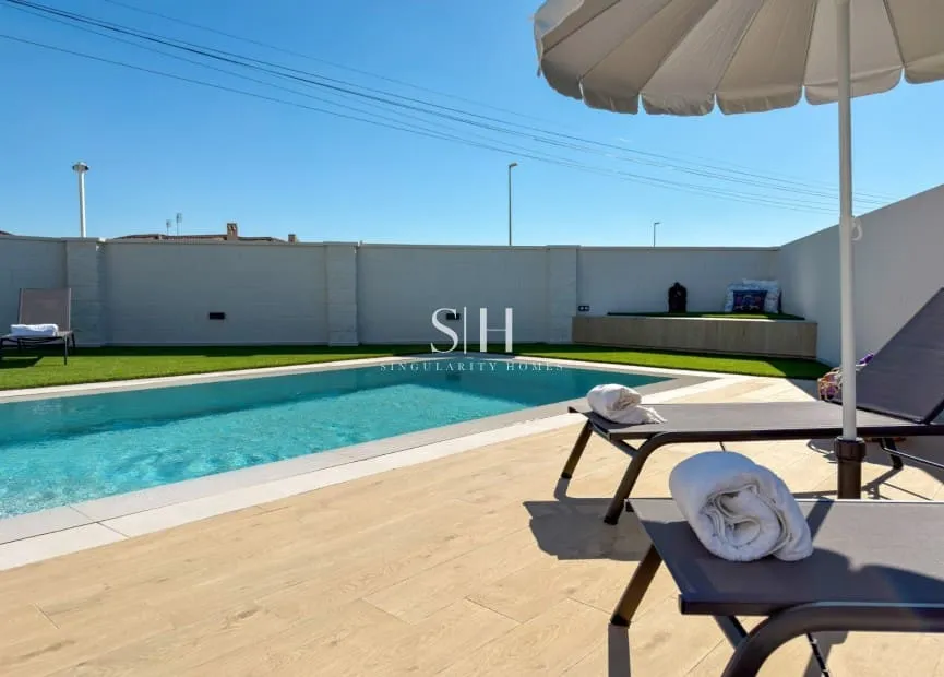 Pool - Contemporary Villa with Private Pool in San Fulgencio