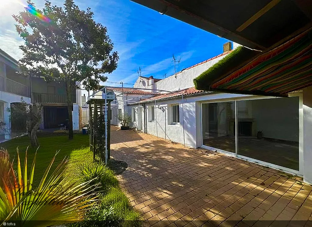 Charming Maison with Central Garden in La Tremblade