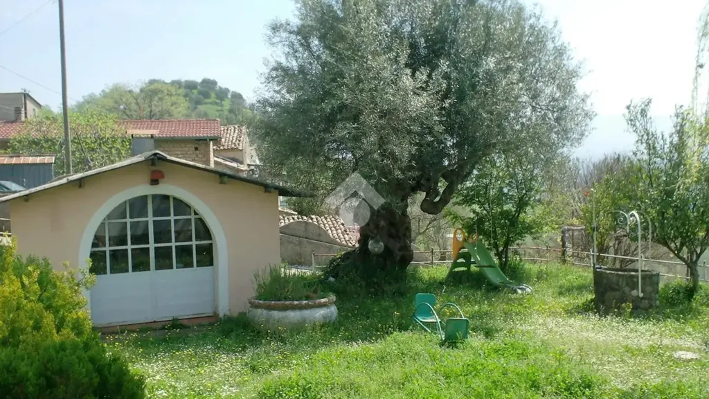 Jardin - Villa with Private Garden in Castrolibero