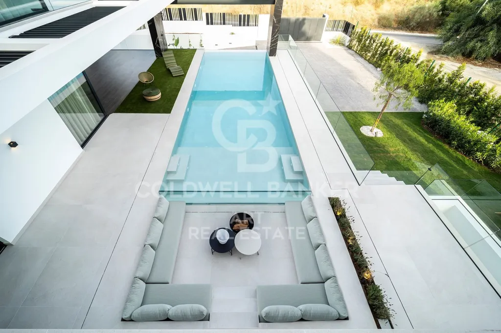 Bassein - Luxury Villa with Pool in Estepona