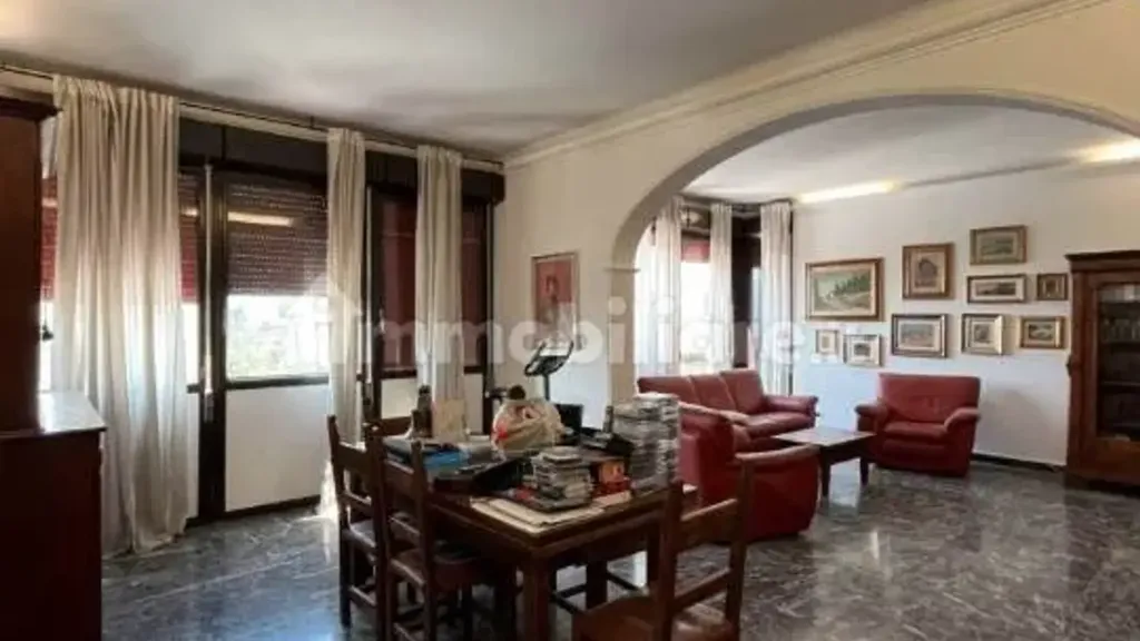 Dining Room - Spacious Apartment with Terraces in Florence